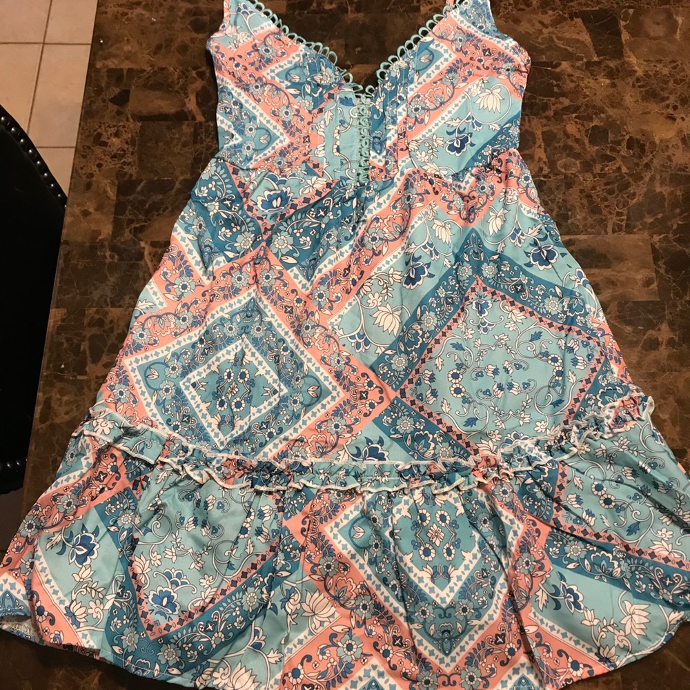 🎉4XHP🎉Deep V Floral Boho Chic Mini Dress! - Picture 3 of 5